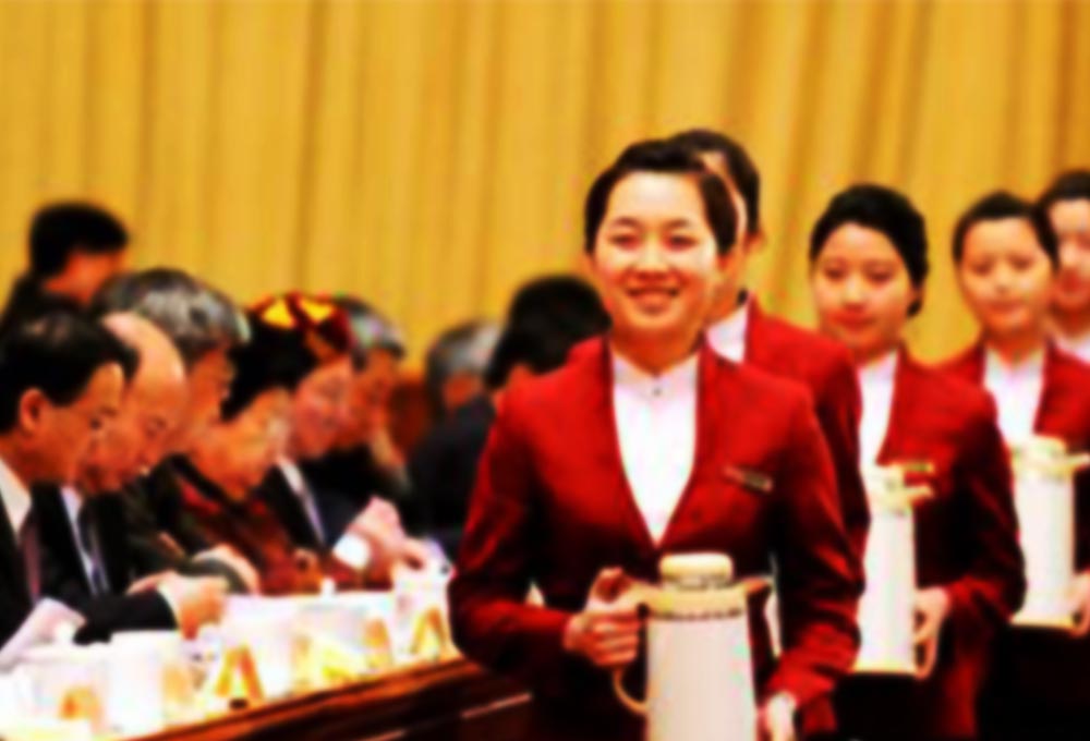續水禮儀、表情管理都要到位